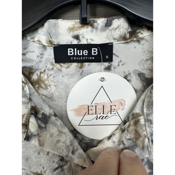 Blue B Collection Women’s Size Small LS Button Up “Loud & Clear” Design - Picture 4 of 10